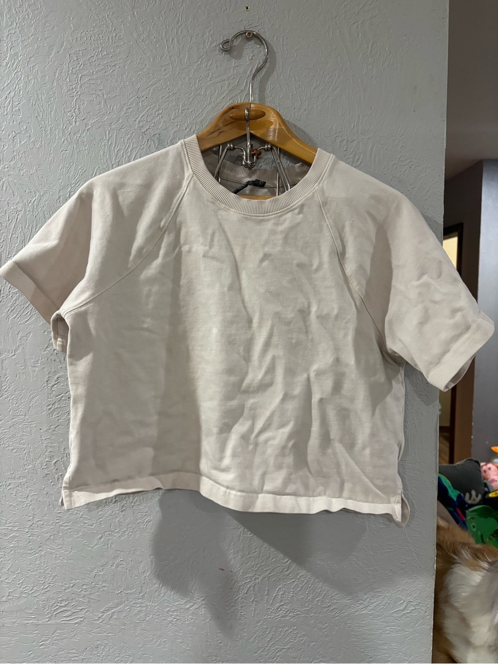 Vuori Women’s short sleeve cropped Mackenzie T-shirt in off white size Small